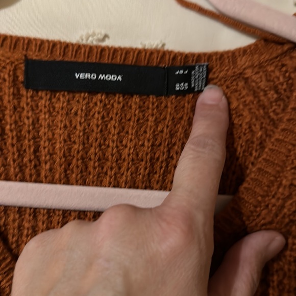 Ladies sweater - Picture 3 of 4